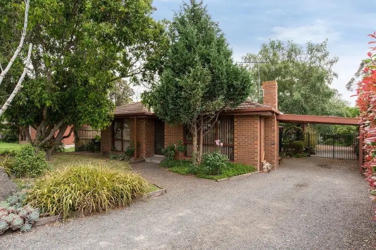 48 Barker Drive, Mooroolbark VIC 3138