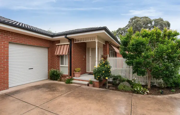 3/8 Swinburne Avenue, Mooroolbark VIC 3138