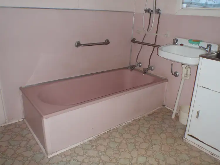 Fifth view of Homely house listing, 8 White Street, Guyra NSW 2365