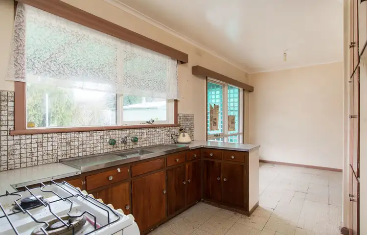 Fourth view of Homely house listing, 5 Morelle Court, Mooroolbark VIC 3138