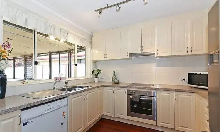 4 Sovereign Place, Forrestfield WA 6058