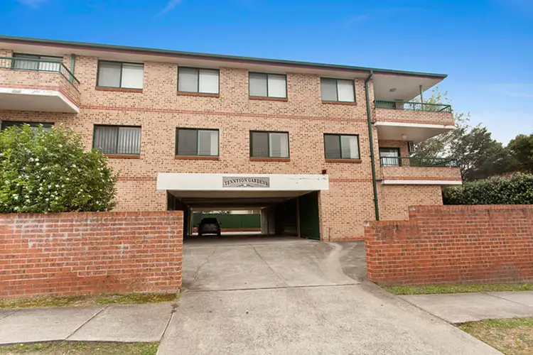 2/61 Tennyson Road, Greenacre NSW 2190