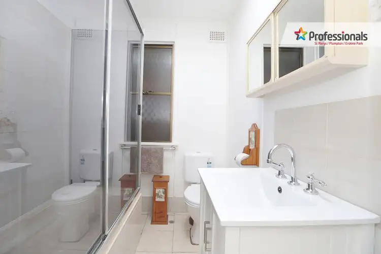 Sixth view of Homely house listing, 8 Tasman Avenue, Lethbridge Park NSW 2770