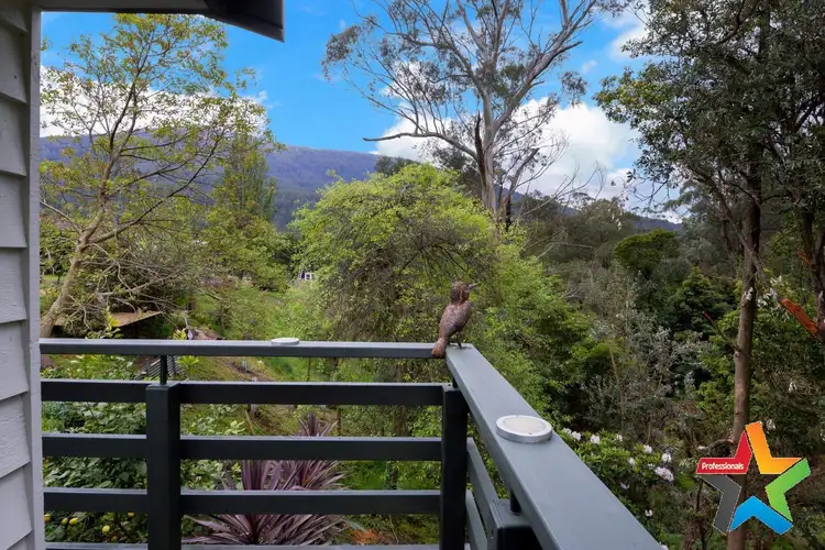 1 La la Avenue, Warburton VIC 3799