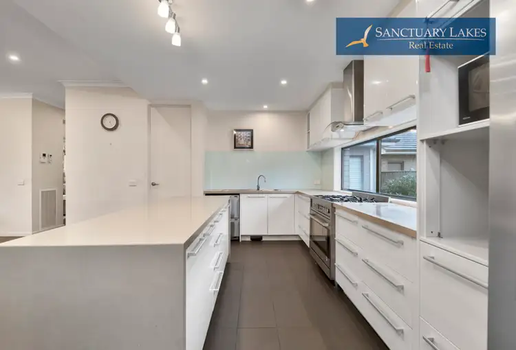 Sixth view of Homely house listing, 2 Meridian Close, Sanctuary Lakes VIC 3030