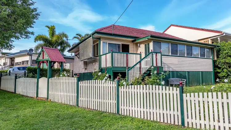 2 Frost Street, Clontarf QLD 4019