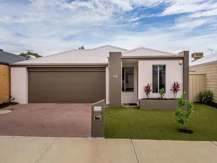 19 KOOYA WAY, Wattle Grove WA 6107