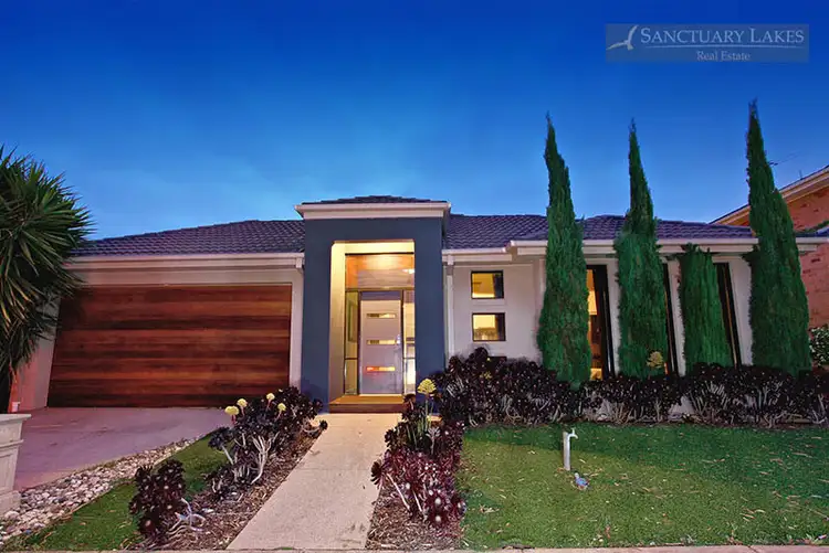 2 Peppercorn Court, Sanctuary Lakes VIC 3030