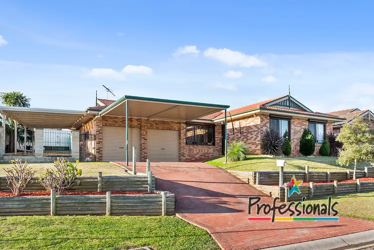 2 Clune Close, Casula NSW 2170