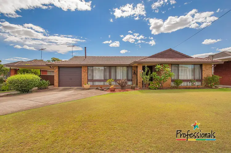 27 Renton Avenue, Moorebank NSW 2170