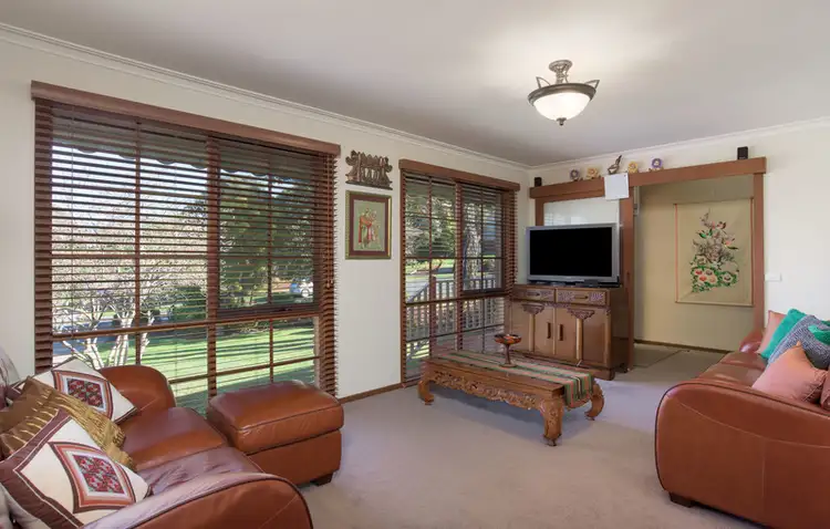 Second view of Homely house listing, 9 Quest Court, Mooroolbark VIC 3138