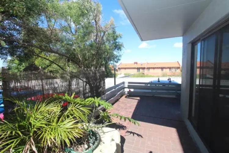 1/23 Kinsella Street, Joondanna WA 6060