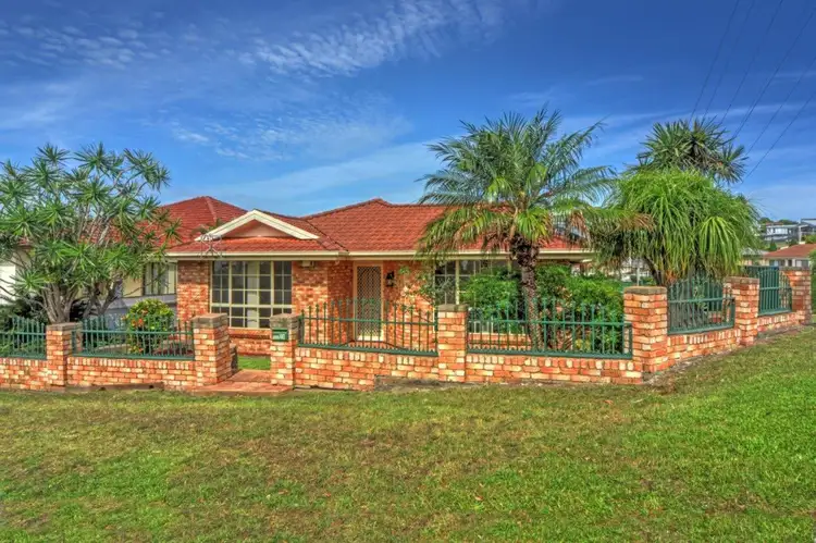 20 Lake Heights Road, Lake Heights NSW 2502
