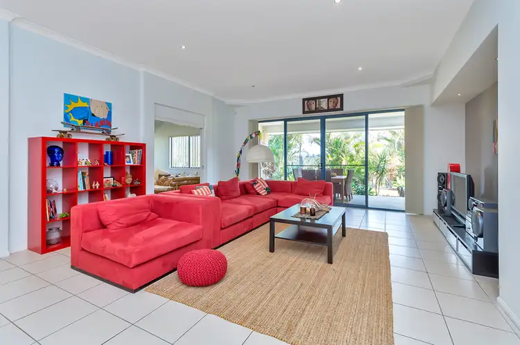 2 Baker-Finch Place, Kensington Grove QLD 4341