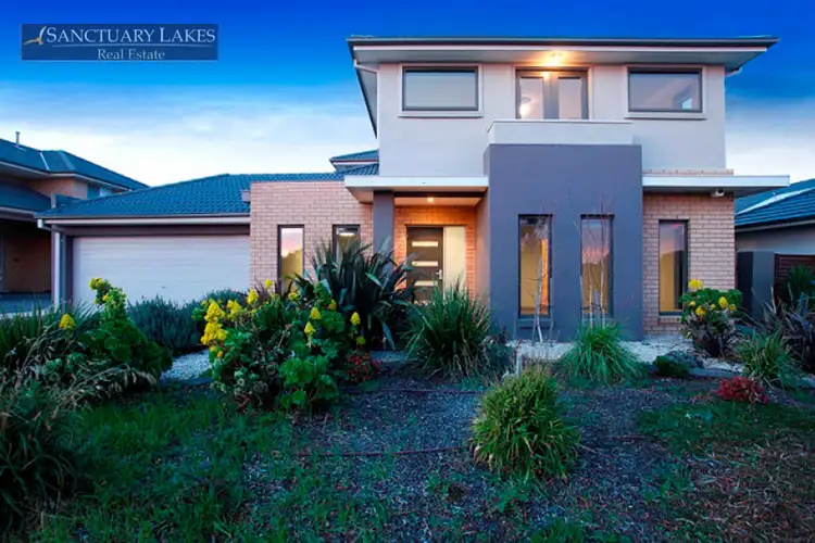 19 Manhattan Close, Sanctuary Lakes VIC 3030