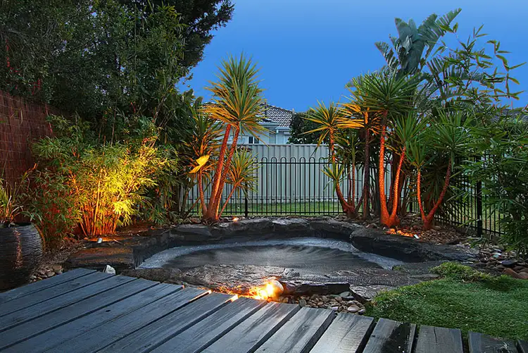 Seventh view of Homely house listing, 10 Twyford Close, Hillside VIC 3037