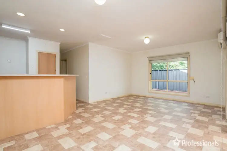 Sixth view of Homely townhouse listing, 8 Marsden Drive, Mildura VIC 3500