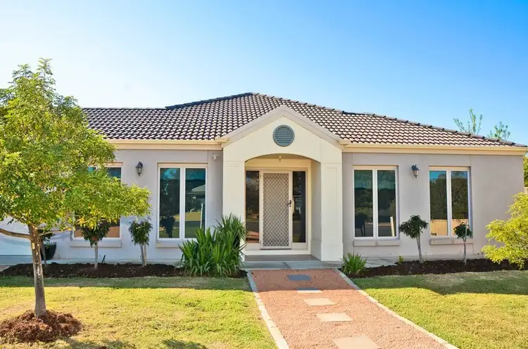Second view of Homely house listing, 3 Pamela Court, Gol Gol NSW 2738
