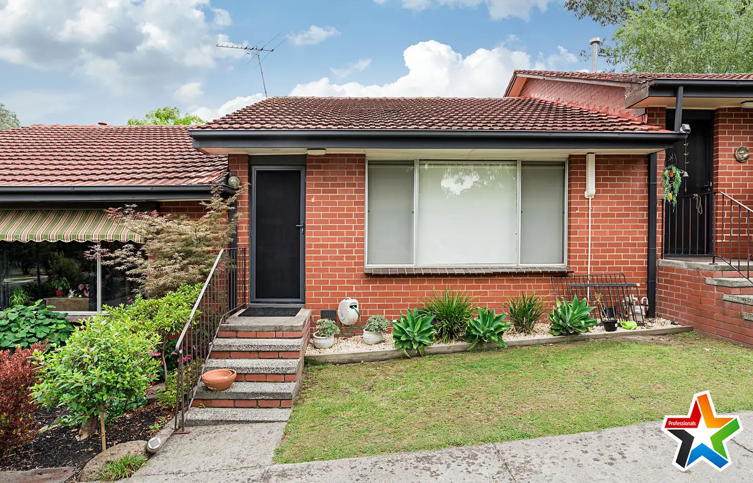 Main view of Homely unit listing, 2/28 Shakespeare Avenue, Mooroolbark VIC 3138