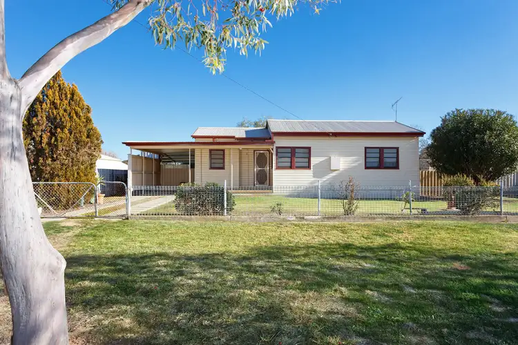 2 Uranquinty Street, Uranquinty NSW 2652