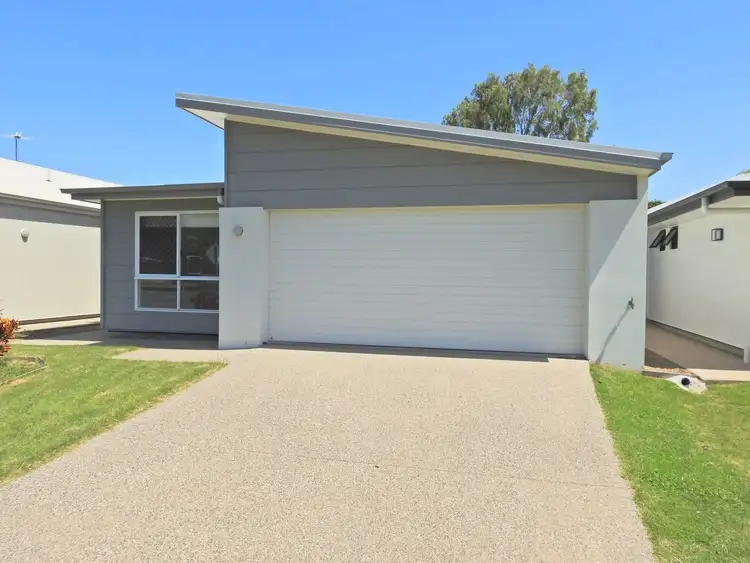 Main view of Homely unit listing, 3/2 Mansfield Drive, Beaconsfield QLD 4740