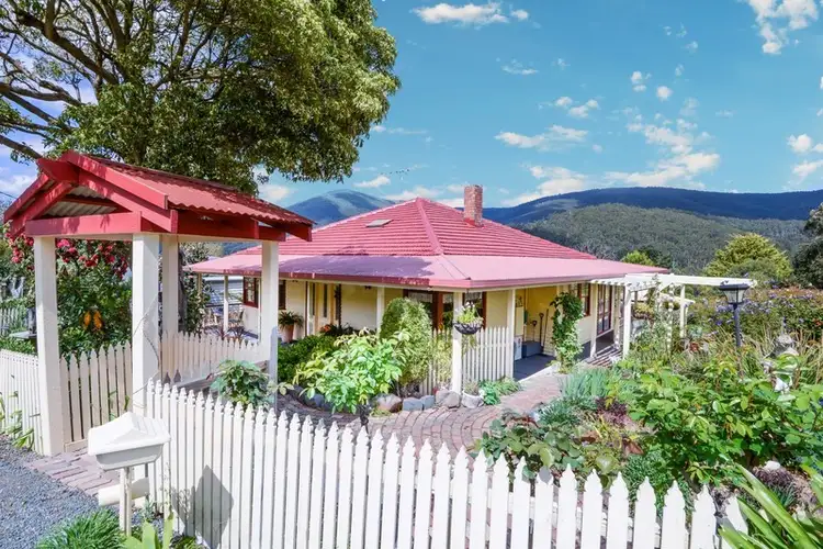 14 Webb Street, Warburton VIC 3799