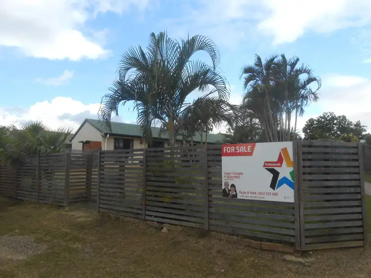 1 Normanton Court, Hillcrest QLD 4118