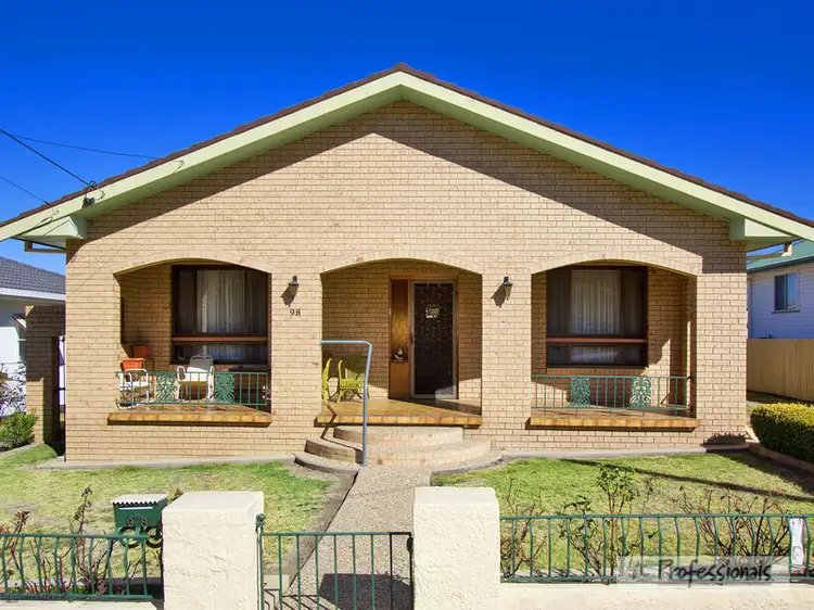 Main view of Homely house listing, 98 Erskine Street, Armidale NSW 2350