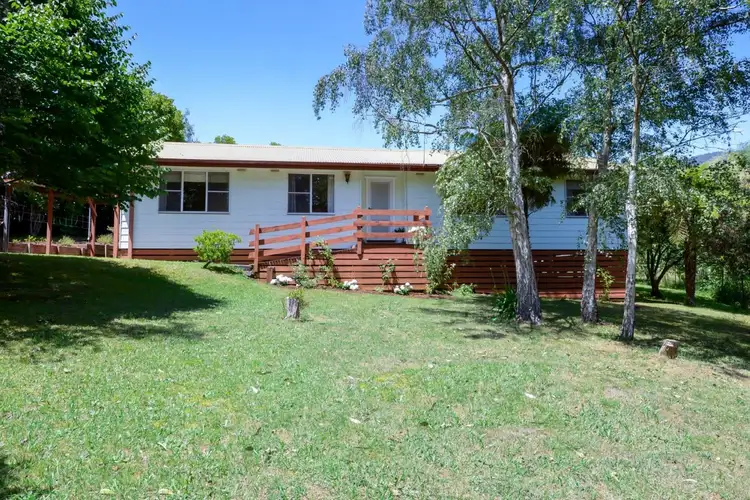 16 Rupert Road, East Warburton VIC 3799
