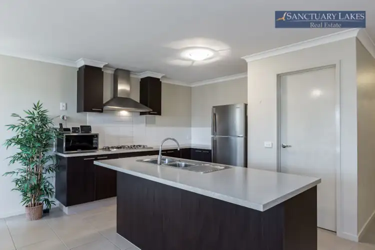 103 Middle Park Drive, Sanctuary Lakes VIC 3030