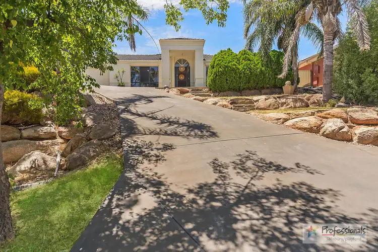 8 Trowbridge Circuit, Gulfview Heights SA 5096