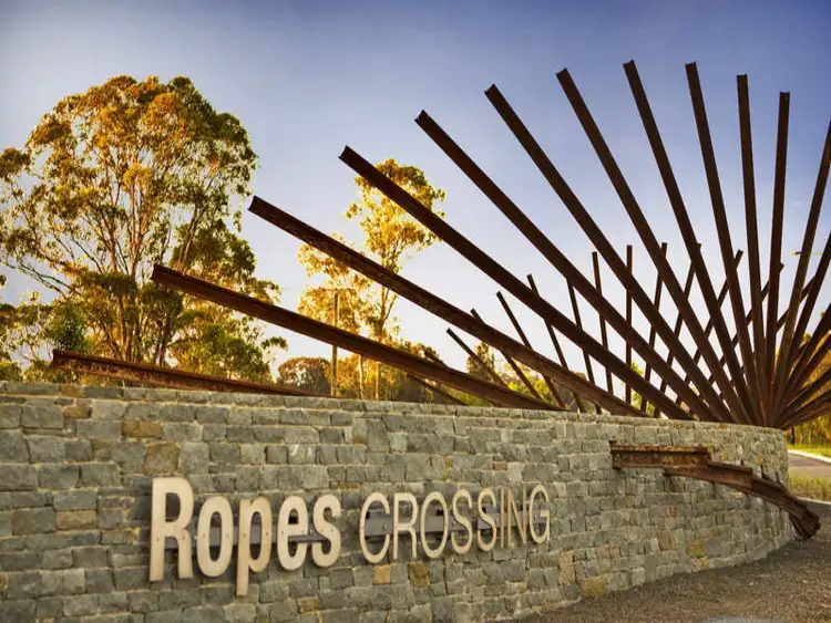 8 Rafter Parade, Ropes Crossing NSW 2760