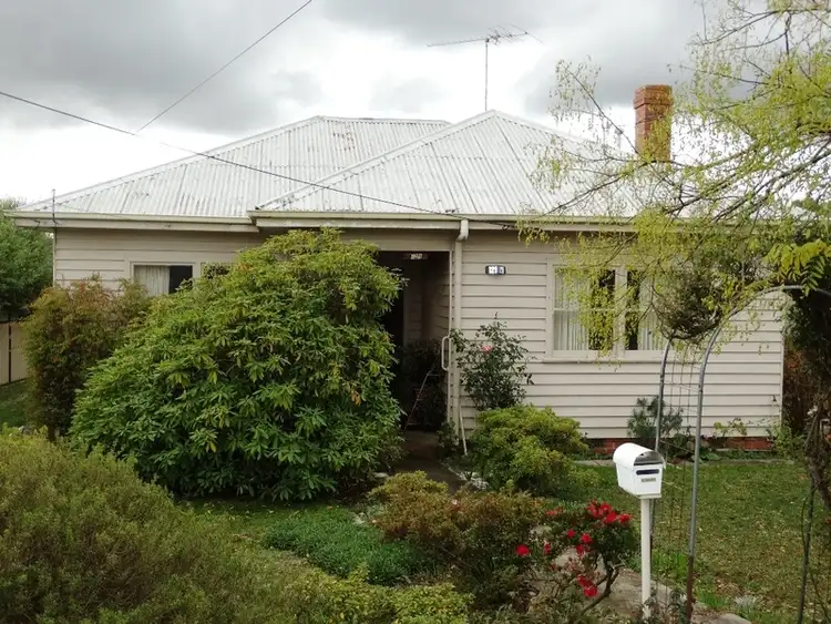 121 Canterbury Street, Brown Hill VIC 3350