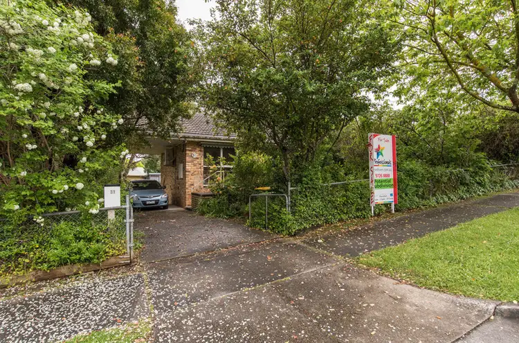 31 Longfellow Avenue, Mooroolbark VIC 3138