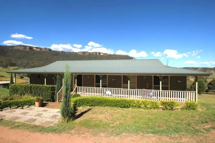 6 Daintree Close, South Bowenfels NSW 2790