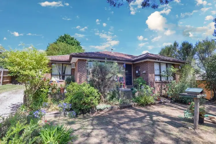 10 Shirley Crescent, Woori Yallock VIC 3139