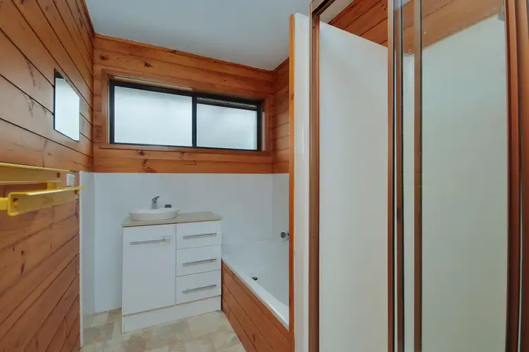 Seventh view of Homely house listing, 5 Cobbledick Court, Traralgon VIC 3844