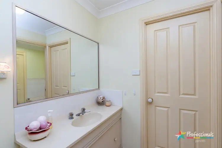 Fifth view of Homely semi-detached listing, 5 Picasso Place, Emu Plains NSW 2750