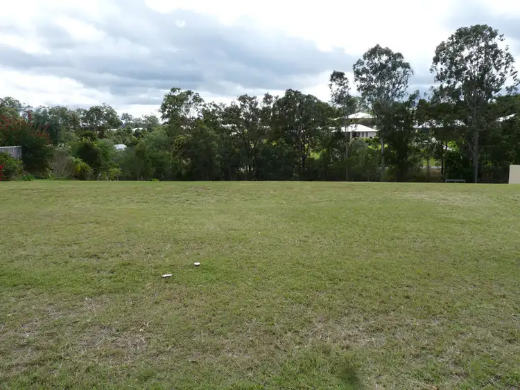 4 Deakin Court, Southside QLD 4570