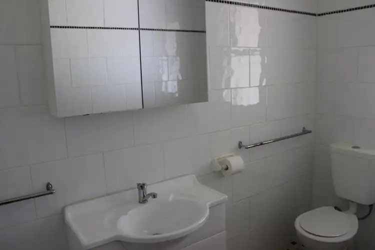 Fourth view of Homely house listing, 2 Meads Place, Wagga Wagga NSW 2650