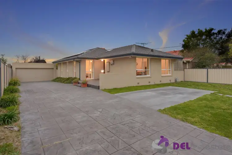 15 Jindabyne Avenue, Dandenong North VIC 3175