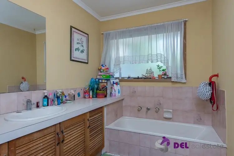 Sixth view of Homely house listing, 6 Rhonda Close, Endeavour Hills VIC 3802