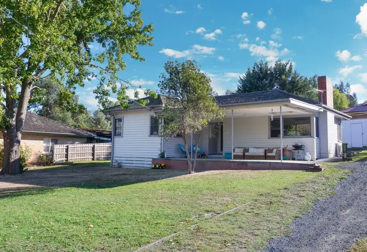 19 Seville-Monbulk Road, Seville VIC 3139