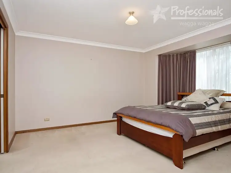Sixth view of Homely house listing, 31 Kaldari Crescent, Wagga Wagga NSW 2650