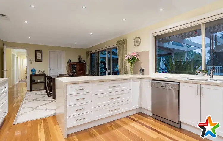 Sixth view of Homely house listing, 3 Stratheden Place, Mooroolbark VIC 3138