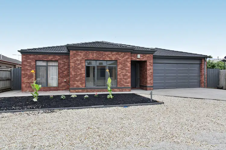 19 Dolphin Crescent, Point Cook VIC 3030