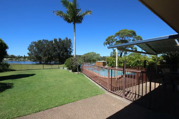 30 Rest Point Parade, Tuncurry NSW 2428