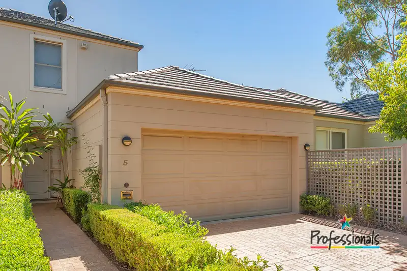 Main view of Homely semi-detached listing, 5 Scaranish Way, Macquarie Links NSW 2565