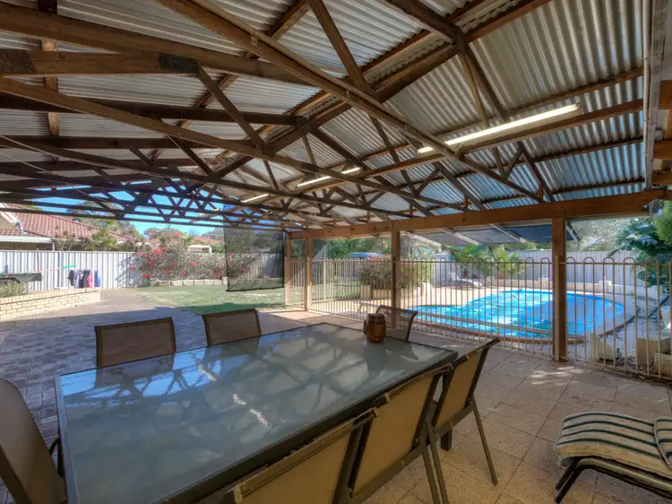 5 Leiden Place, Forrestfield WA 6058