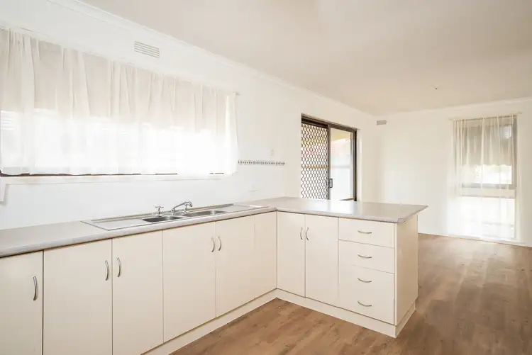 Sixth view of Homely house listing, 8 Eulinga Drive, Mildura VIC 3500